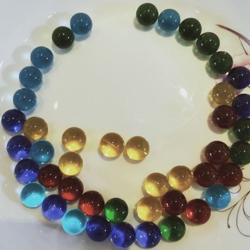 Barevné skleněné kuličky