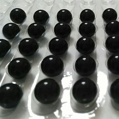 4,763 mm černá skleněná koule